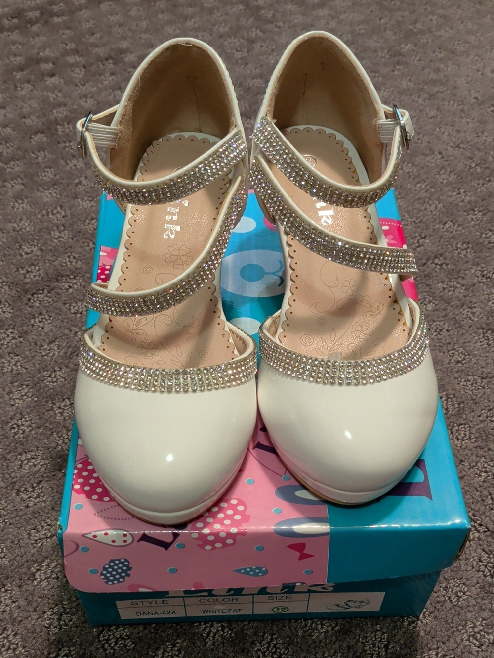 NEW IN BOX! Girls White Patent Dress Shoes with Rhinestone Straps